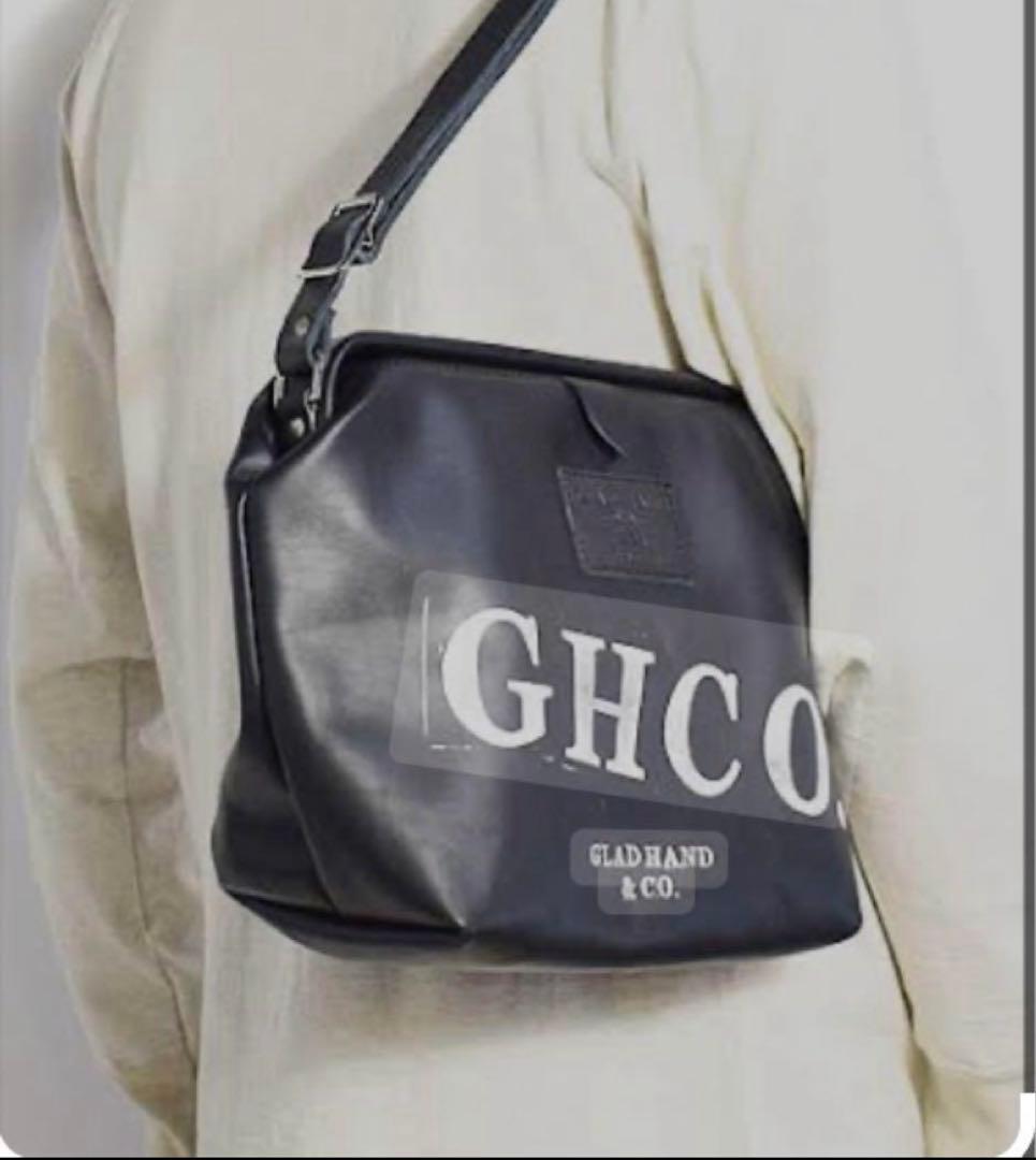 グラッドハンドレザーショルダーバッグ