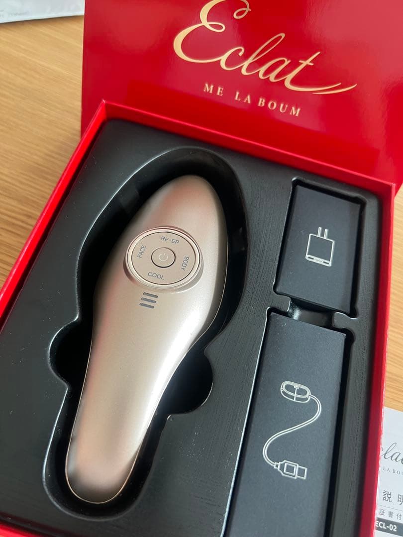 MEラボンエクラ　IKKOさんプロデュース美顔器