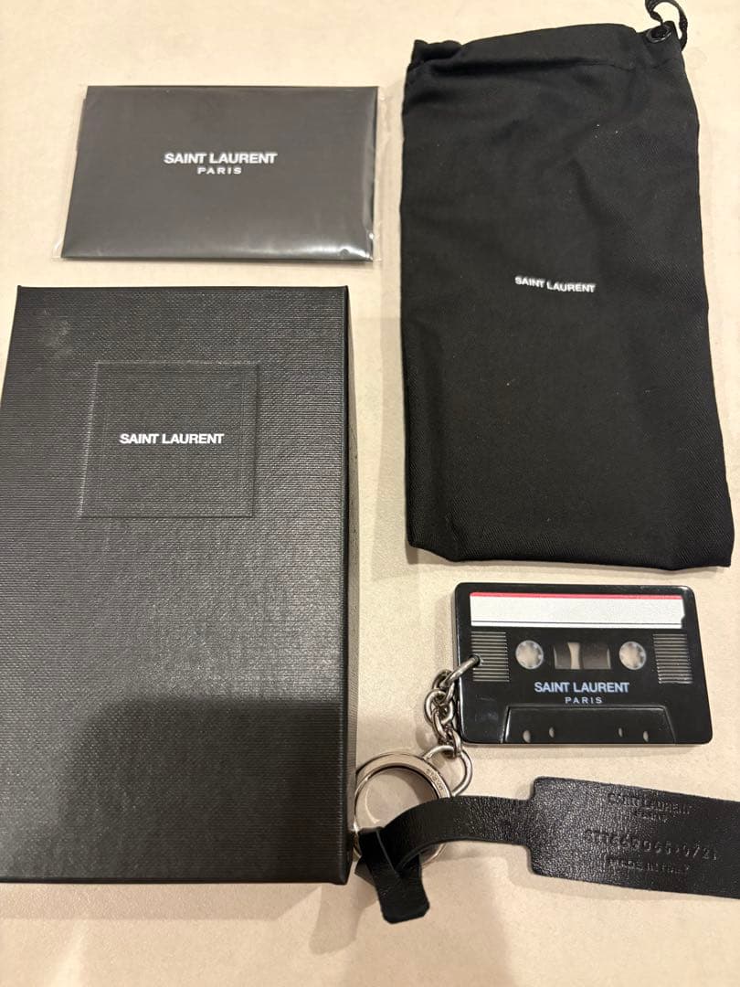 メ*ジ様 【美品】サンローラン　カセットテープキーリング