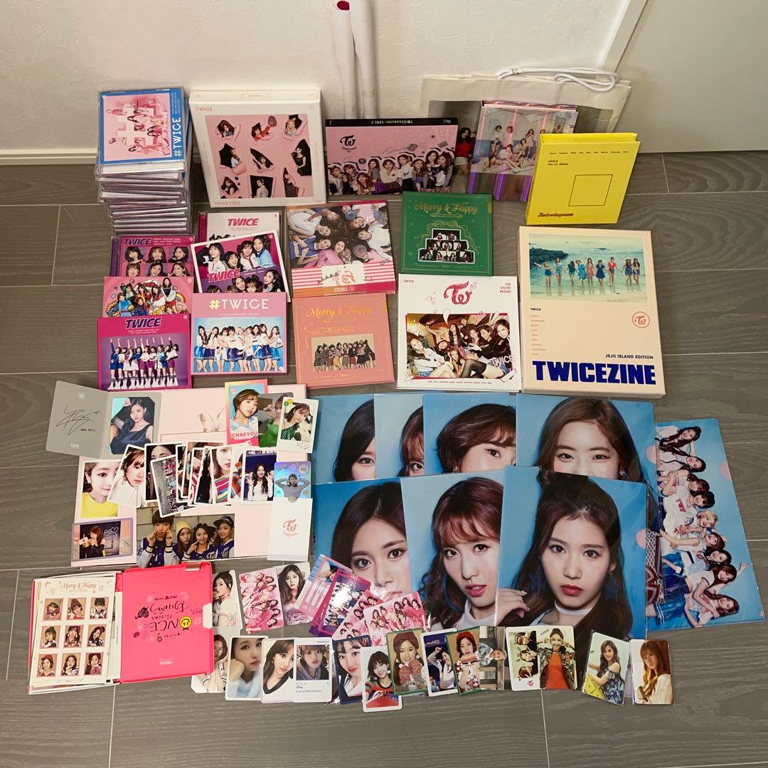 TWICE まとめ売り　トレカ　アルバム　cd ファイル　缶バッチ　ペンライト