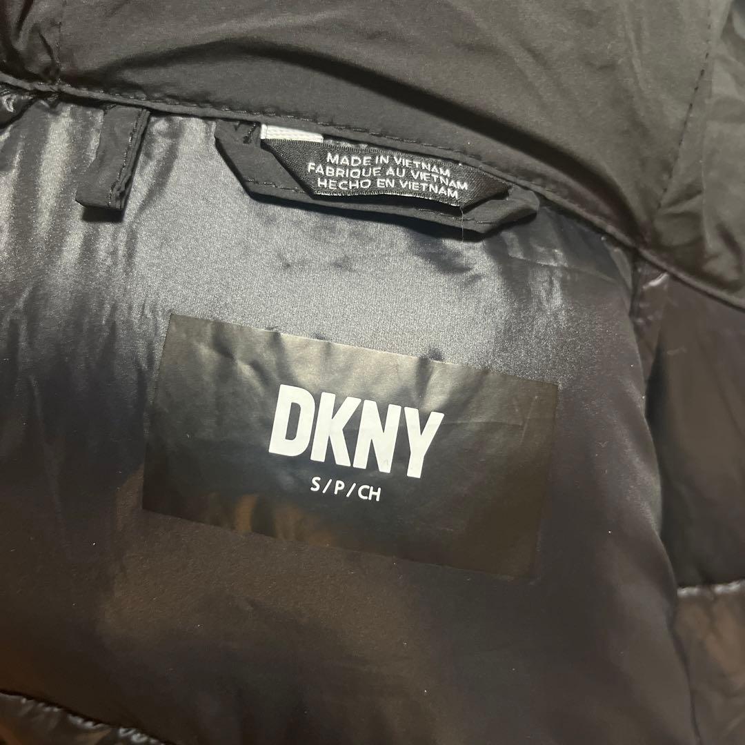 【試着のみ】DKNY // 黒(防水、パッカブルで袋付き)