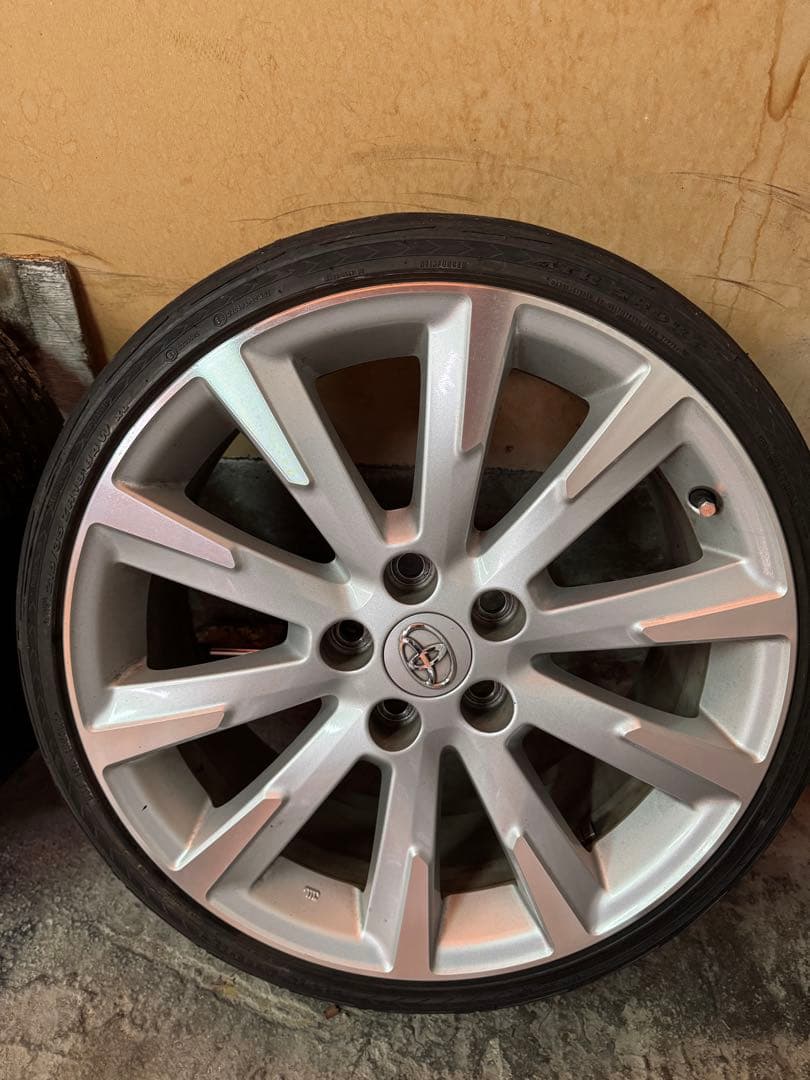 トヨタ 純正18インチ