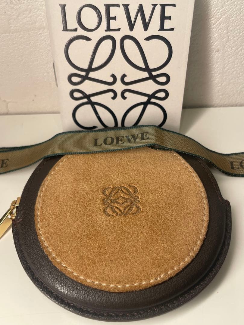 【新品未使用】LOEWE アナグラム　ラウンド型ケース