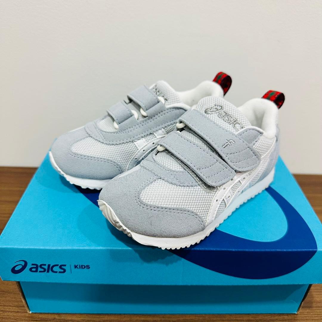 asics × familiarスニーカー グレー 　16cm