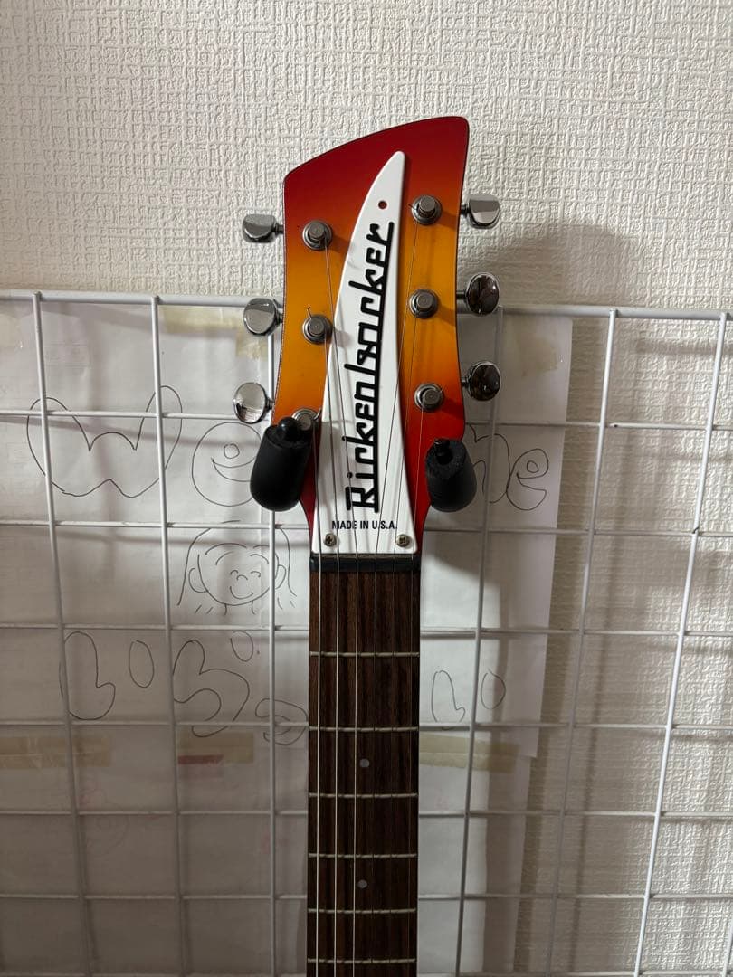 クリスマスカンパニー　アンプ内蔵リッケンバッカータイプギター