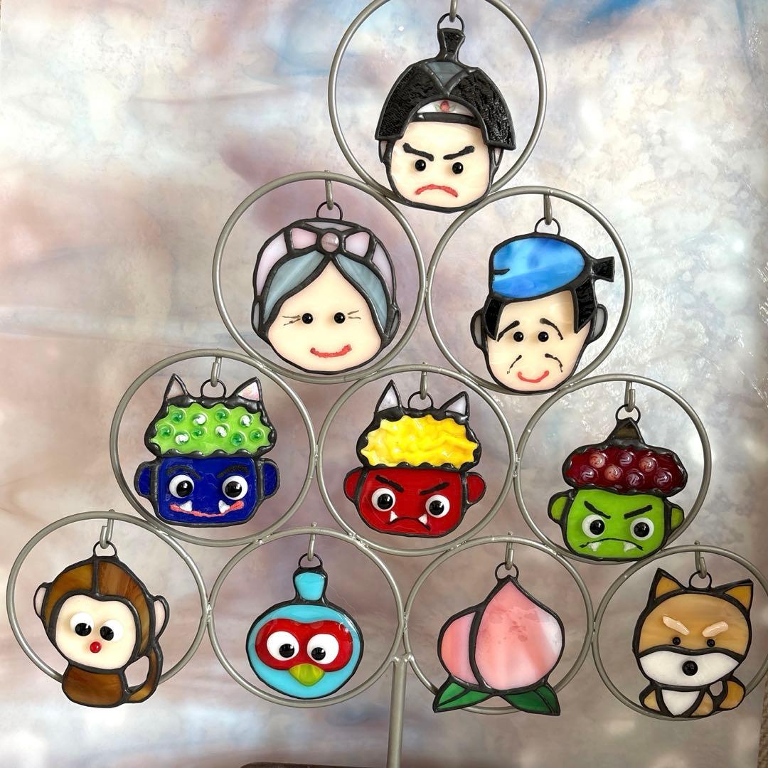 ステンドグラスオーナメント　ハンドメイド　サンキャッチャー　桃太郎　オーナメント