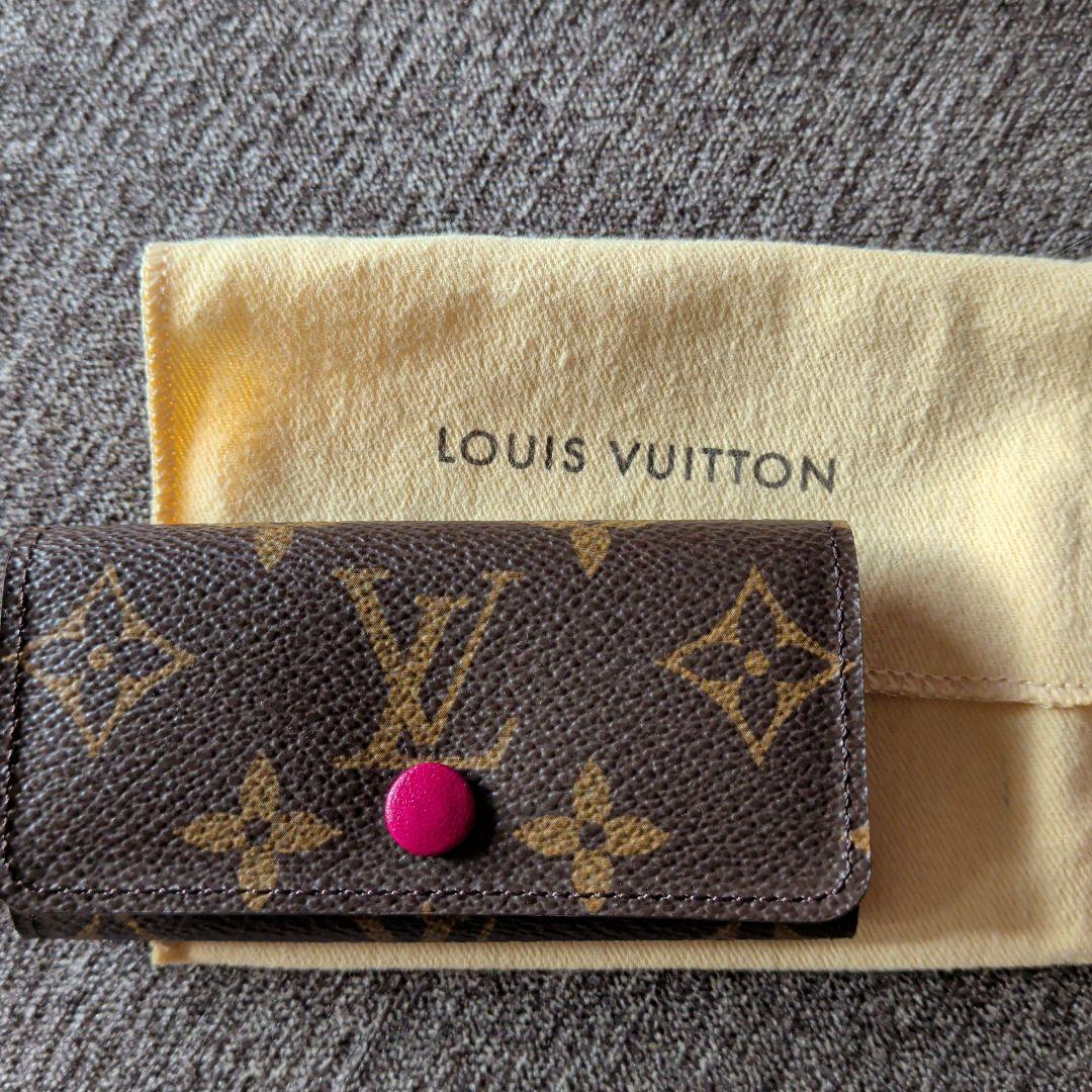 未使用　ルイ・ヴィトン　モノグラム柄キーケース4連　名前刻印有り