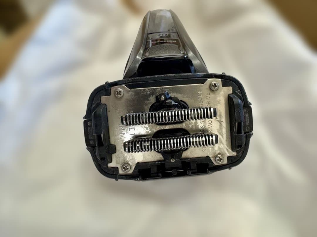 パナソニック ES-LV7W-K ラムダッシュ 5枚刃 風呂剃り可能 洗浄器付き