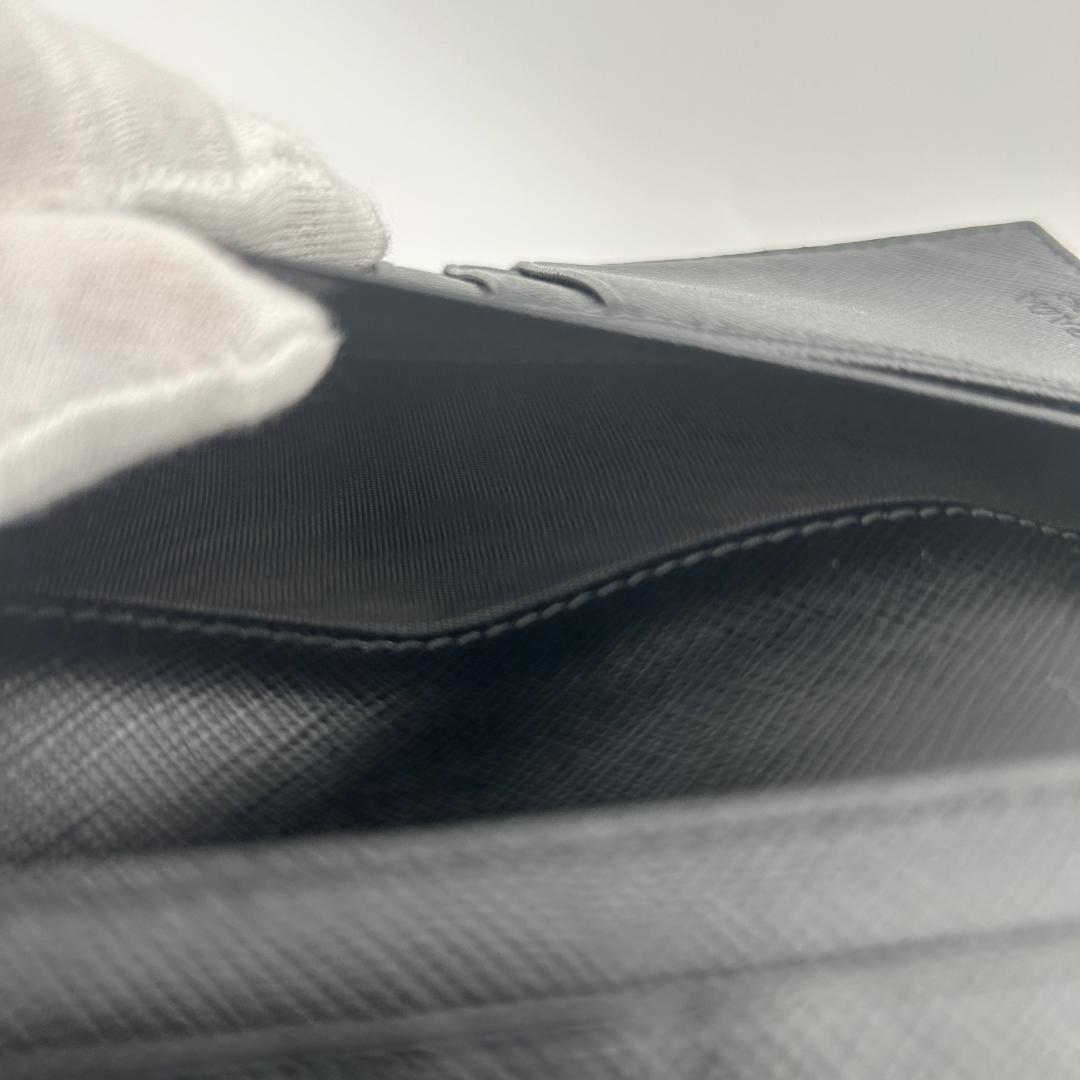 RFID搭載/極美品✨プラダ 長財布 サフィアーノレザー フラップ メタルロゴ
