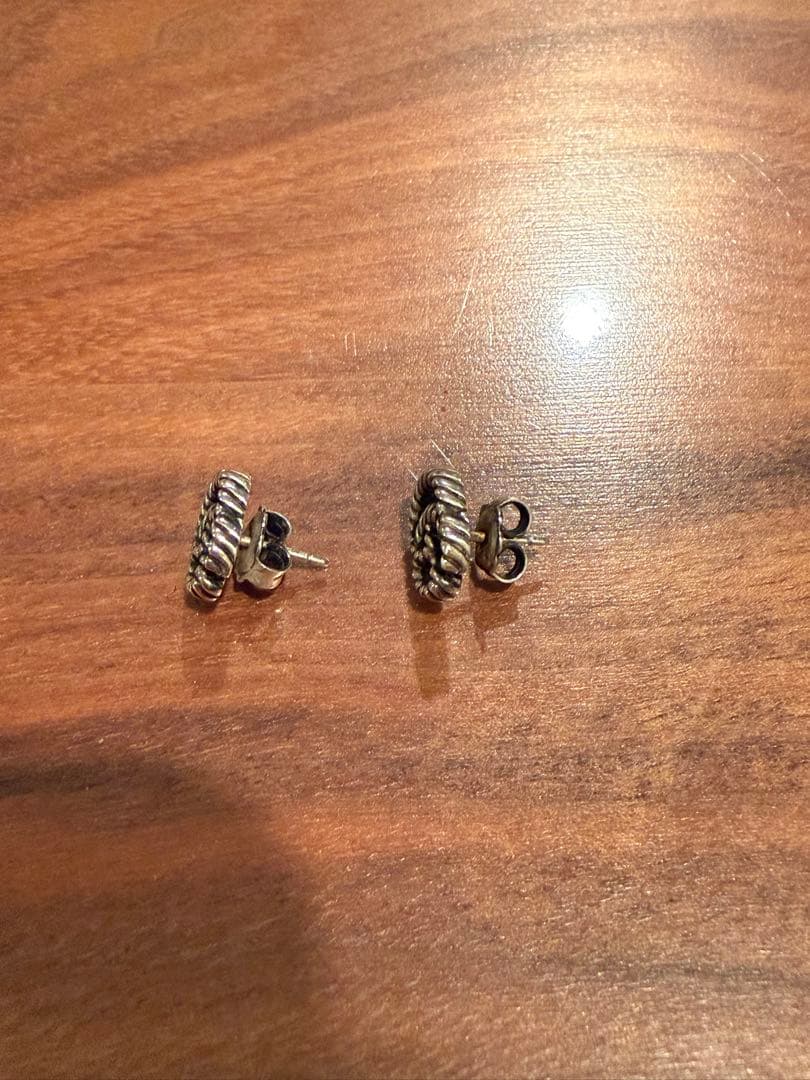 L.　GUCCI ダブルG ピアス