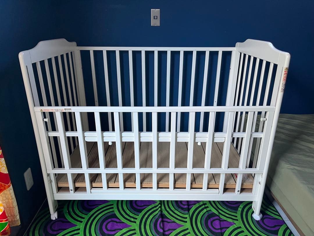 カトージ　KATOJI ベビーベッド　ハイタイプ　ホワイト ベッドガードおまけ付