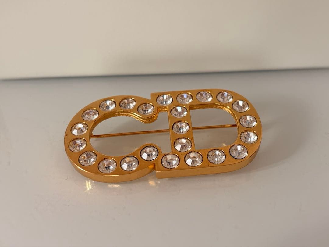 最終値下げ【DIOR】 CDロゴ ブローチ ヴィンテージ ゴールド クリスタル