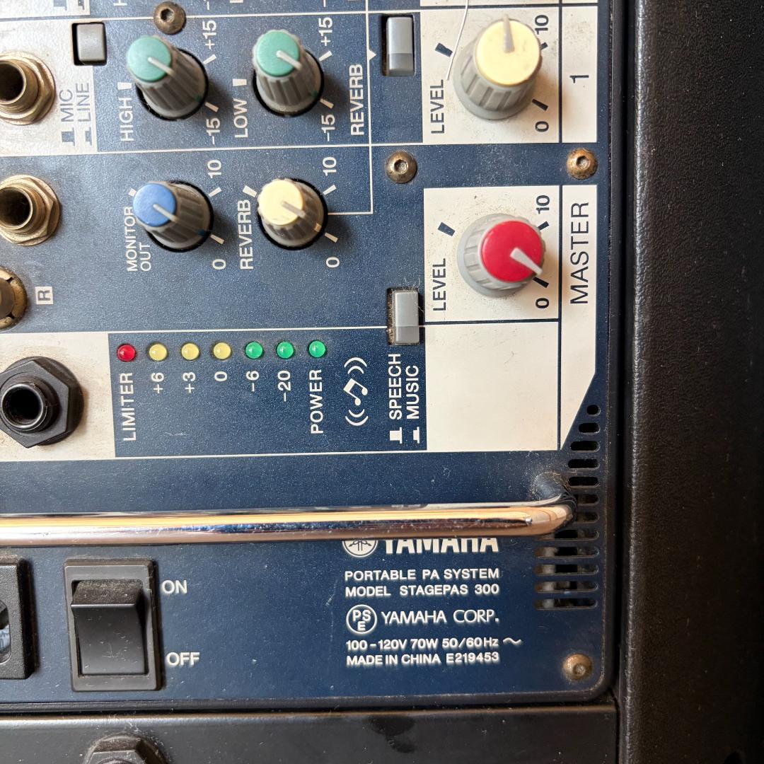 YAMAHAポータブルPAシステムとダイナミックマイクロフォン４本