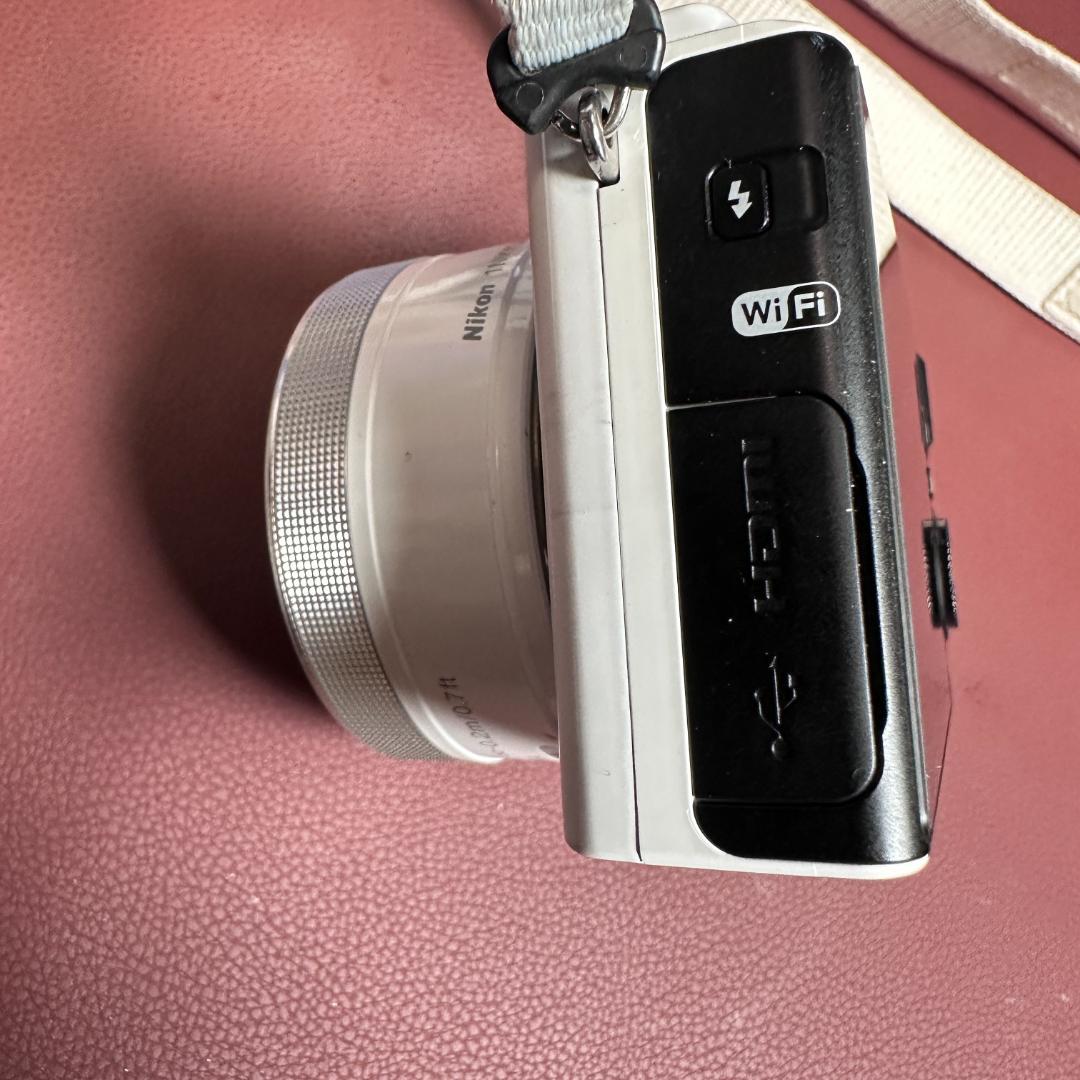 美品】Nikon 1 J4 ホワイト ボティ＋標準レンズセット SD16GB付