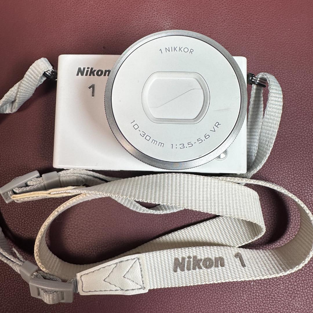 美品】Nikon 1 J4 ホワイト ボティ＋標準レンズセット SD16GB付