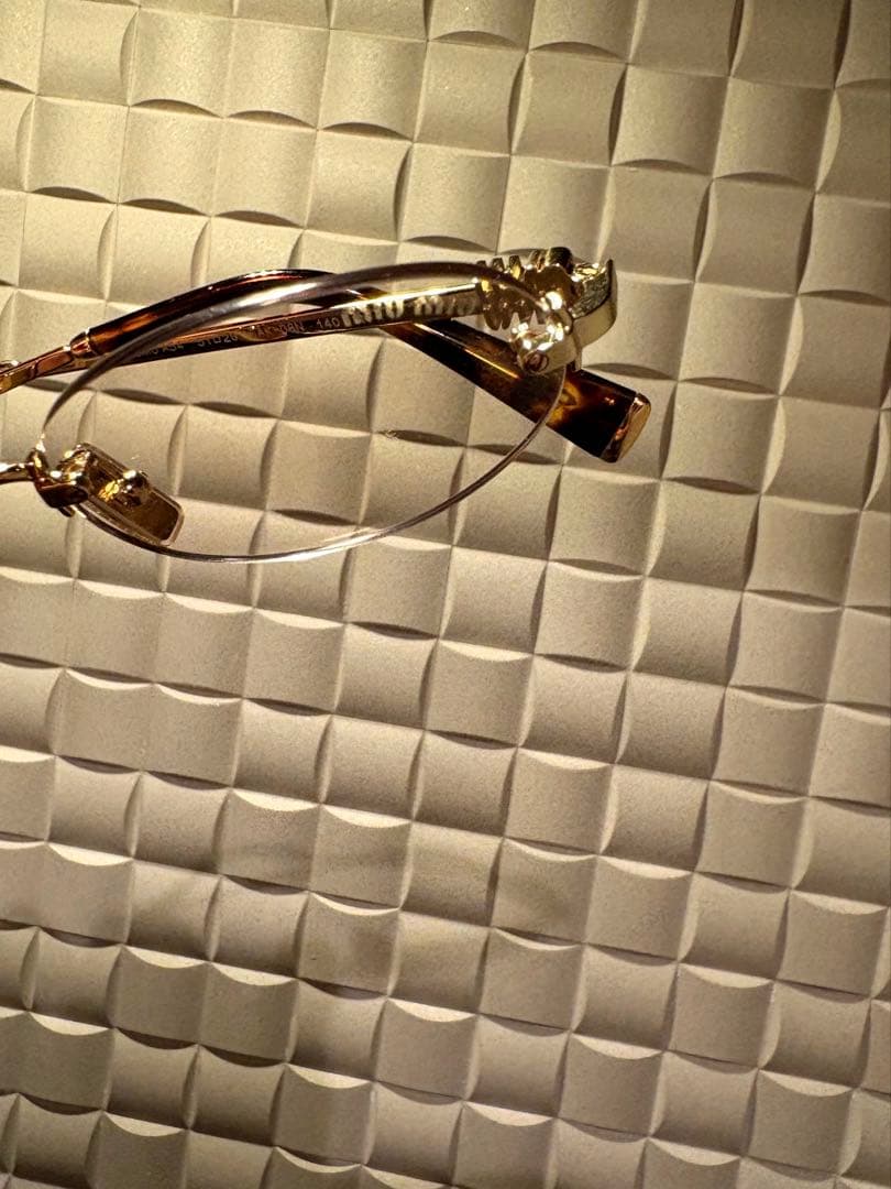 MIU MIU ロゴ サングラス