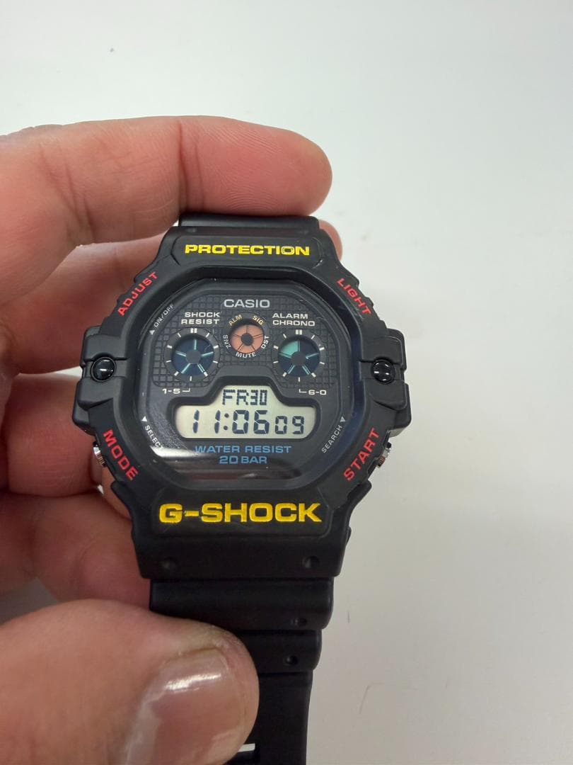 CASIO G-SHOCK デジタル腕時計 　DW-5900U-1JF