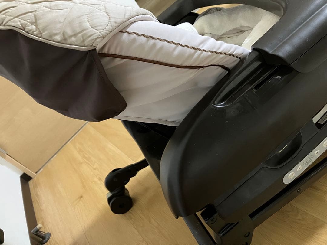 コンビネムリラAUTO SWING抱っこプラスお譲り先様募集中です。