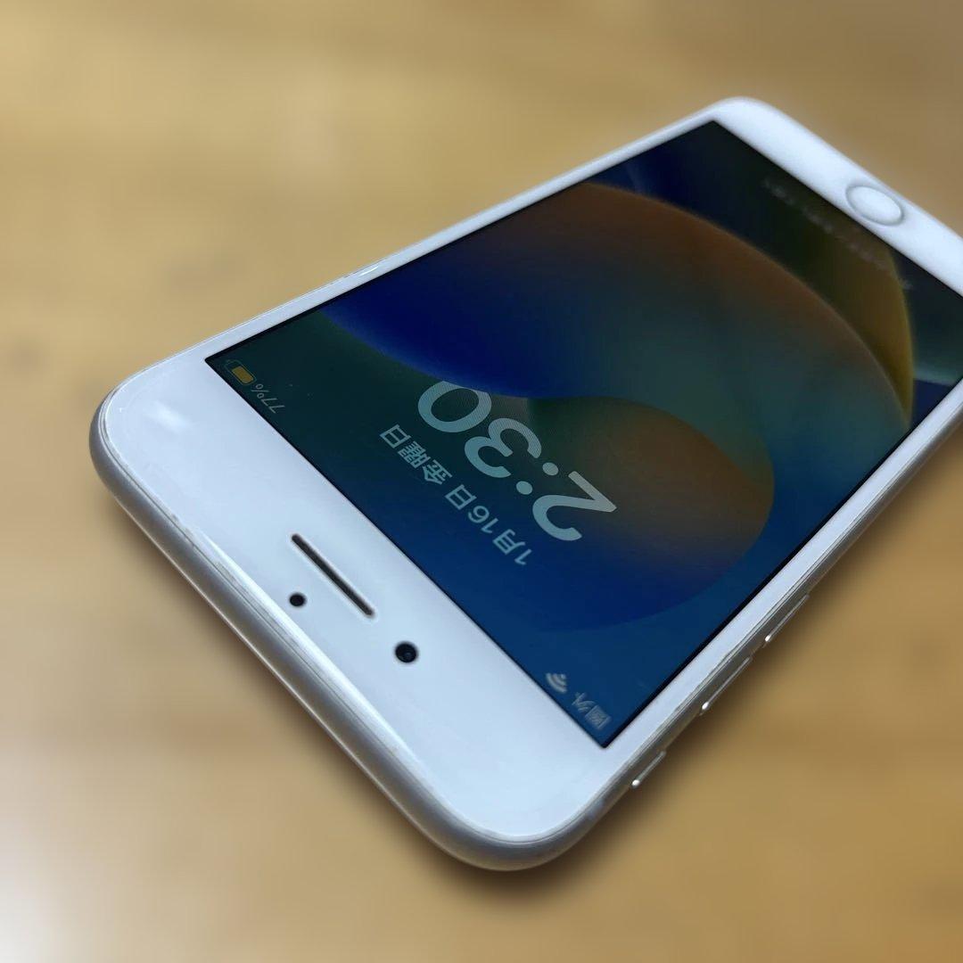 Apple iPhone 8 64GB docomo SIMロック解除済 本体