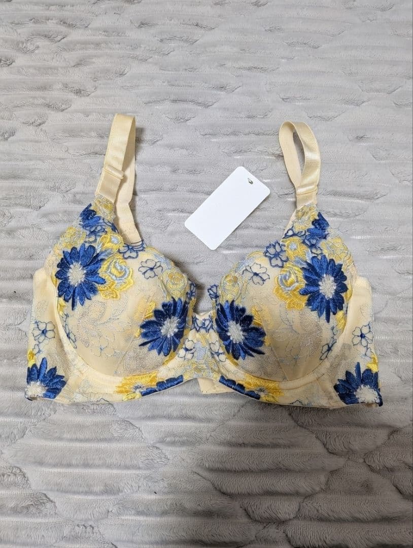 m*n様 マルコ　モンマリエシェリル　イエロー　3/4カップ　70 補正下着