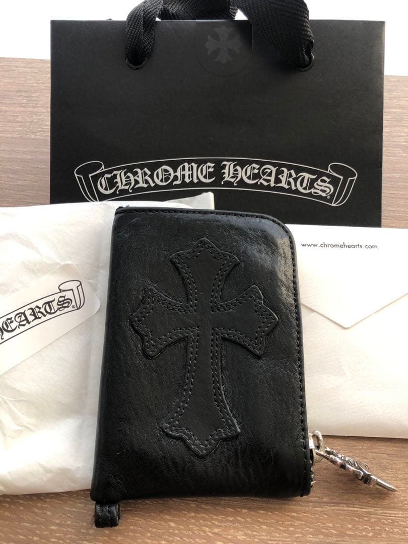 クロムハーツ タイニー ZIP 1セメタリークロスパッチ ウォレット