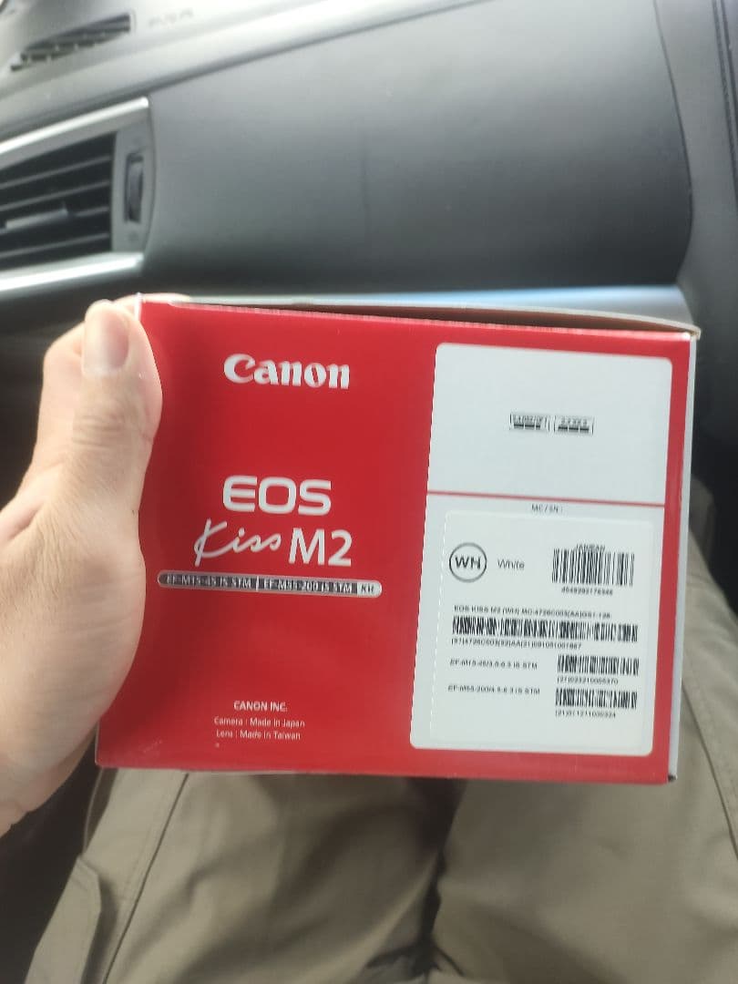 Canon EOS Kiss M2 ホワイト 2本レンズ付き