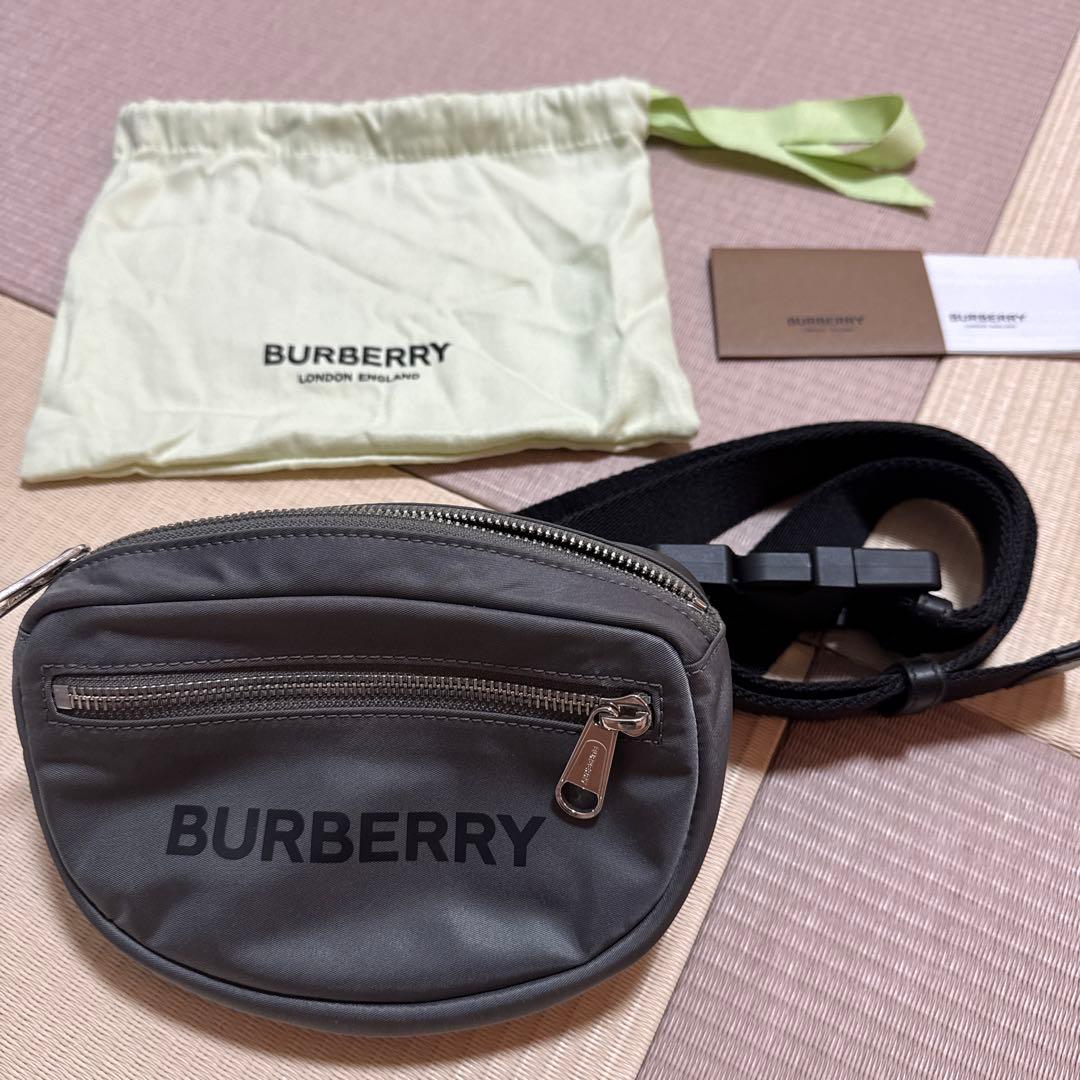 BURBERRY ボディバッグ グレー