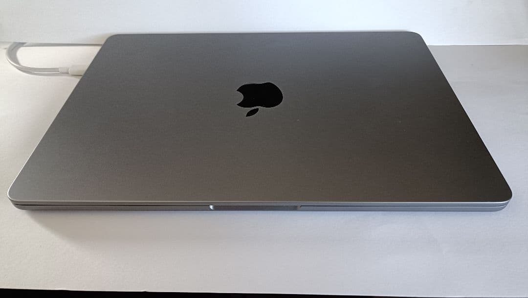 【極美品】MacBook Air M3 13インチ