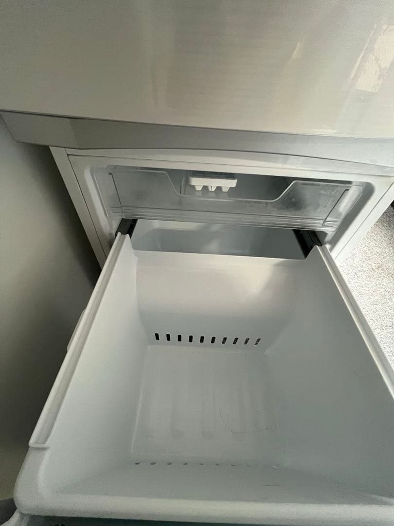 Toshiba 冷凍庫 ホワイト 153L 2018年 一人暮らし　電子レンジ付