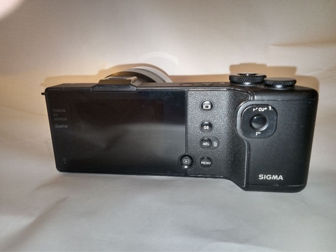 SIGMA dp3 Quattro/防護フィルター・専用クロス付/バッテリー3個