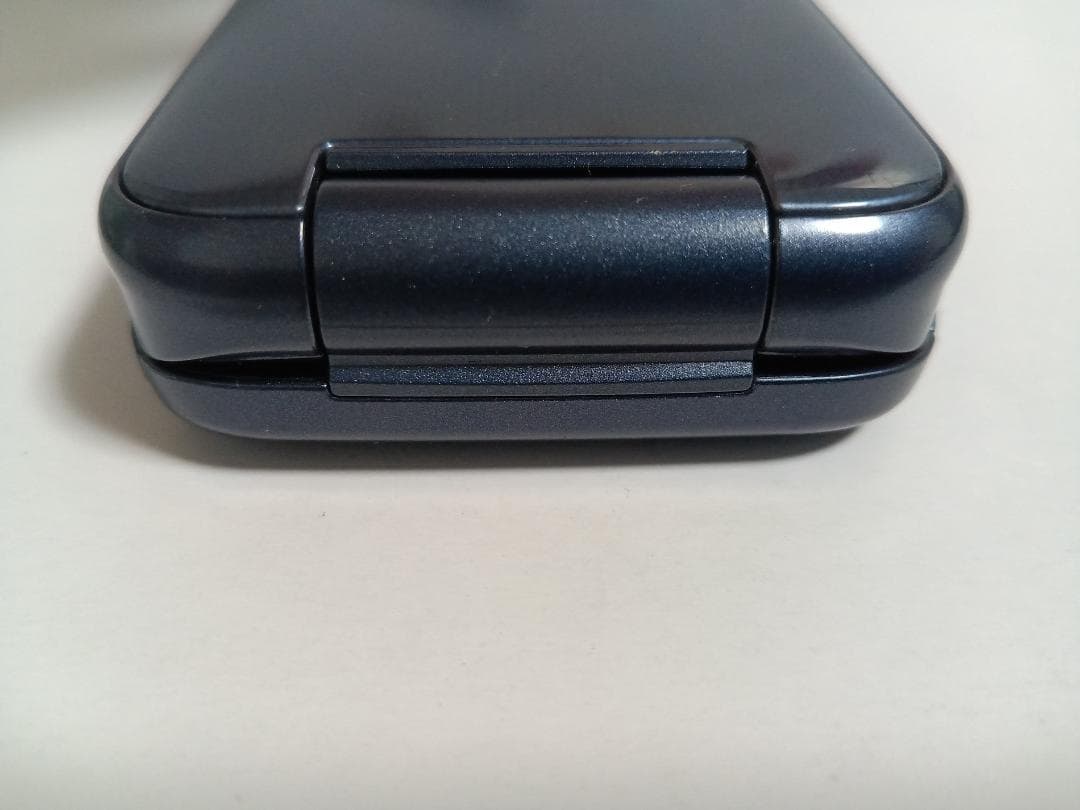 ☆docomo らくらくホン F-01M ネイビー