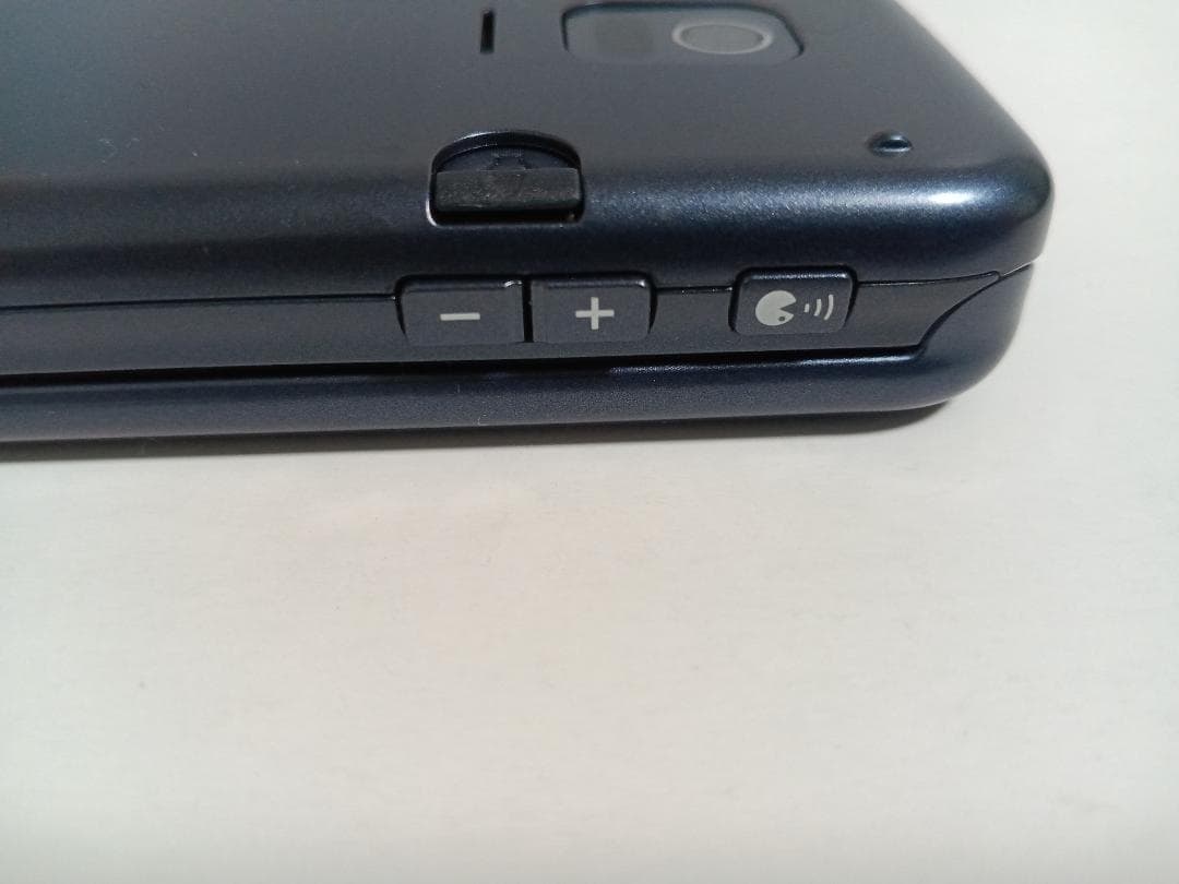 ☆docomo らくらくホン F-01M ネイビー