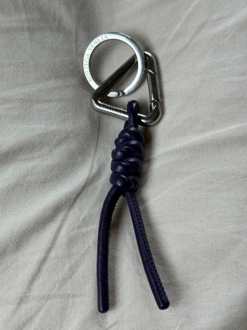 ボッテガ・ヴェネタ ネイビー キーホルダー