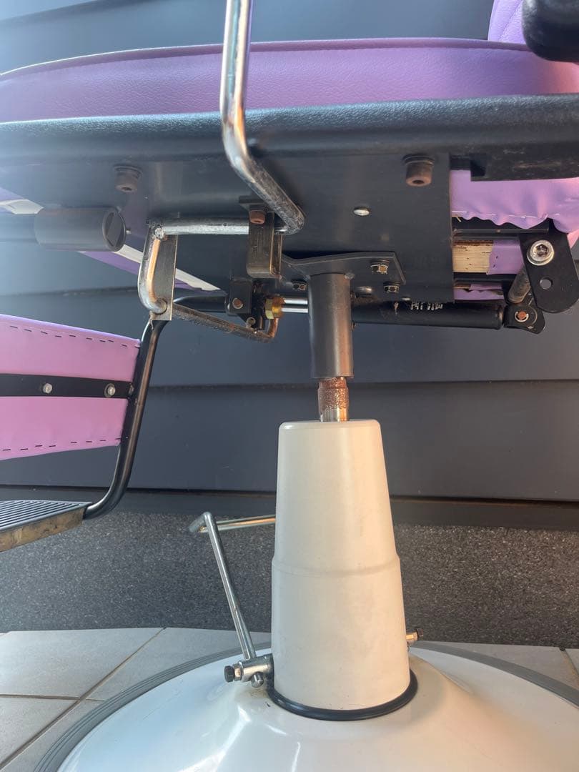 シャンプーチェア 定価138000円 張り替え済み