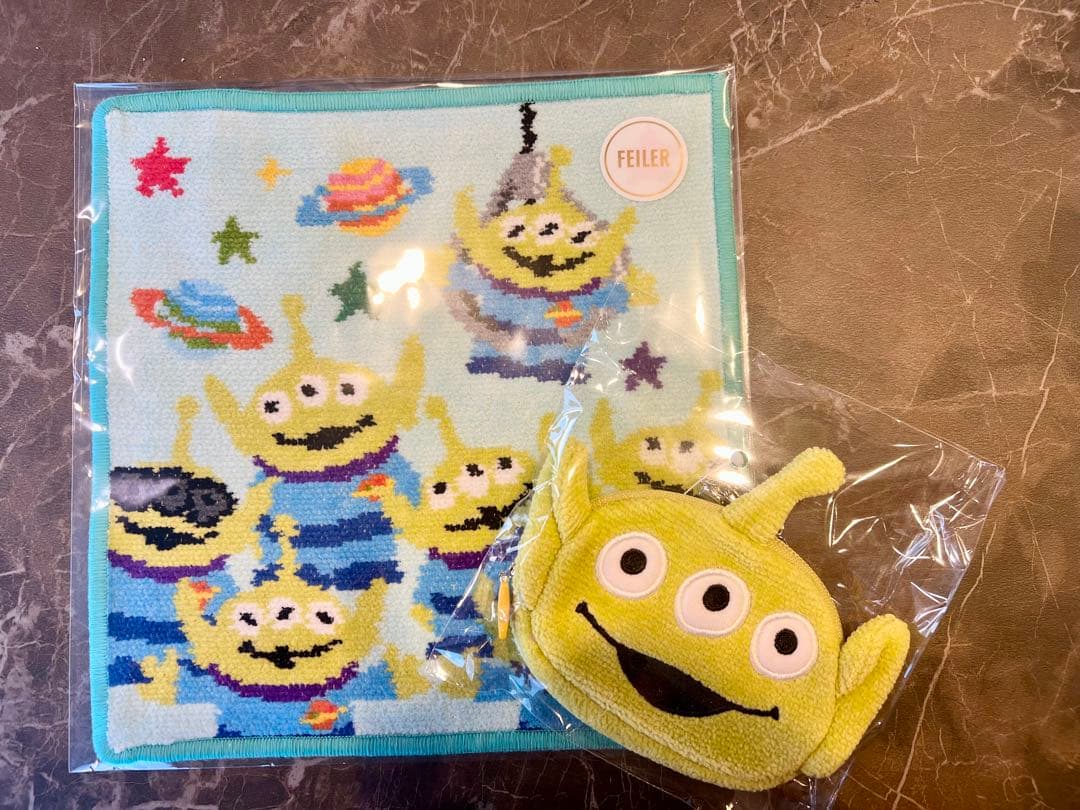 【完売品】FEILER×トイストーリー　エイリアンハンカチ&ポーチセット