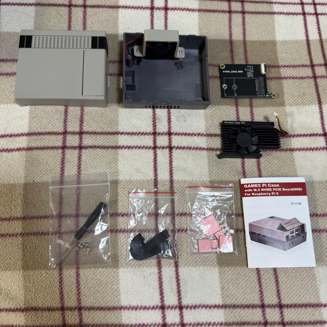 Raspberry Pi 5 8GB とM.2 SSDケースセット