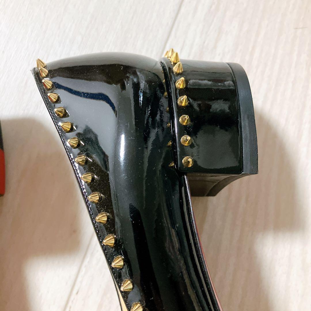 極美品　クリスチャン ルブタン　スタッズ　ブラックパテントレザーパンプス　36