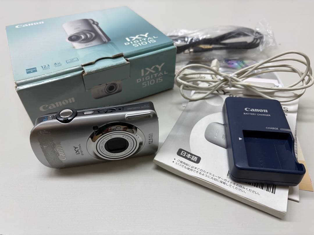 Canon IXY DIGITAL 510 IS 本体と付属品