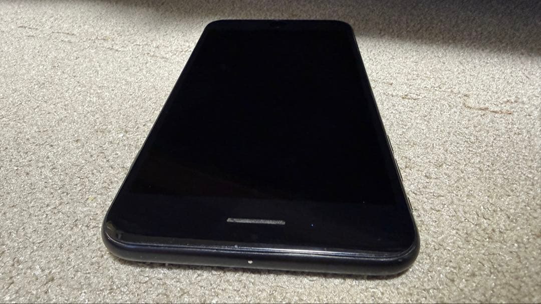 iPhone7 Plus 256GB 黒 SIMフリー 充電端子ゆるめ ケース付