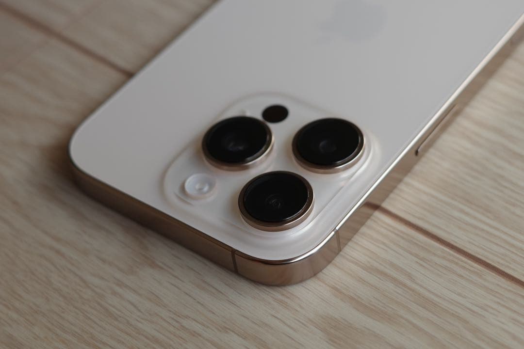 iPhone 16 Pro 512GB デザートチタニウム