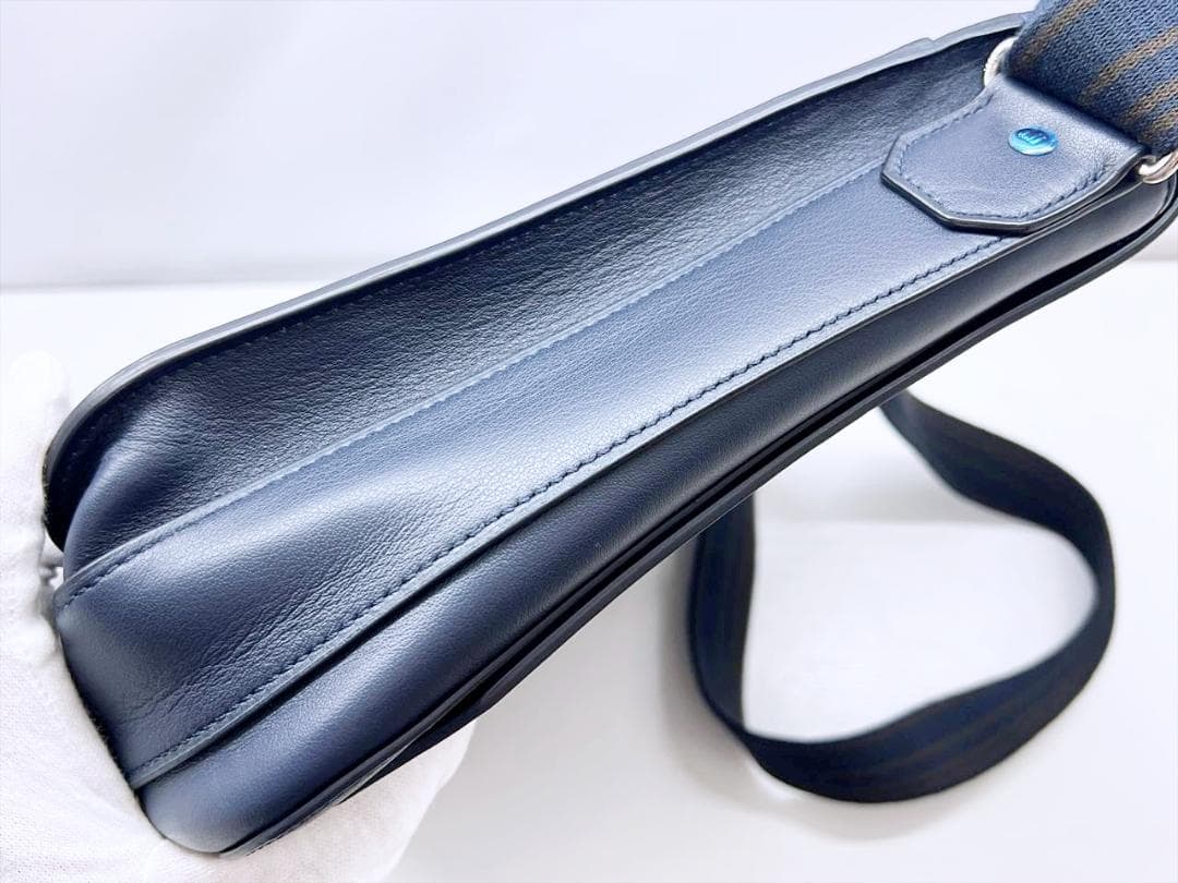 美品　Dunhill　ダンヒル　ハムステッド　ショルダーバッグ　メッセンジャー