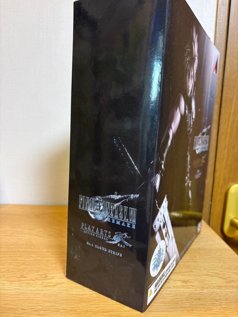プレイアーツ改 vol.1 クラウド•ストライフ フィギュア