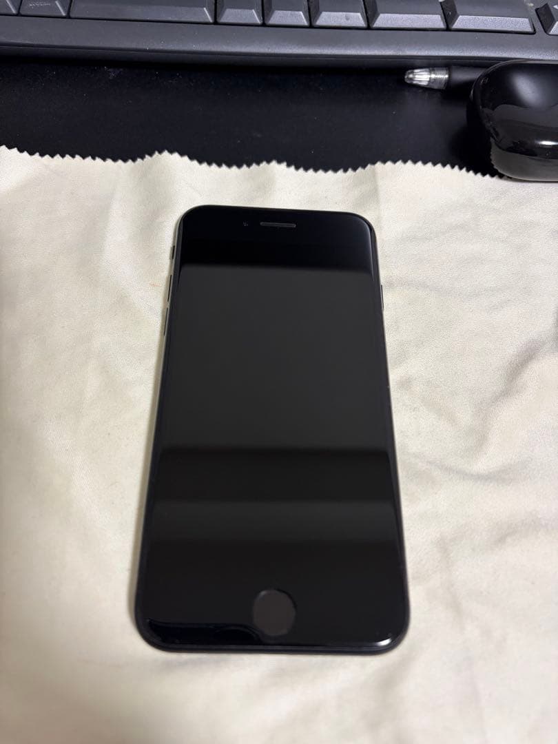 【美品】iPhoneSE 第2世代 64GB simフリー ブラック 修理歴無し