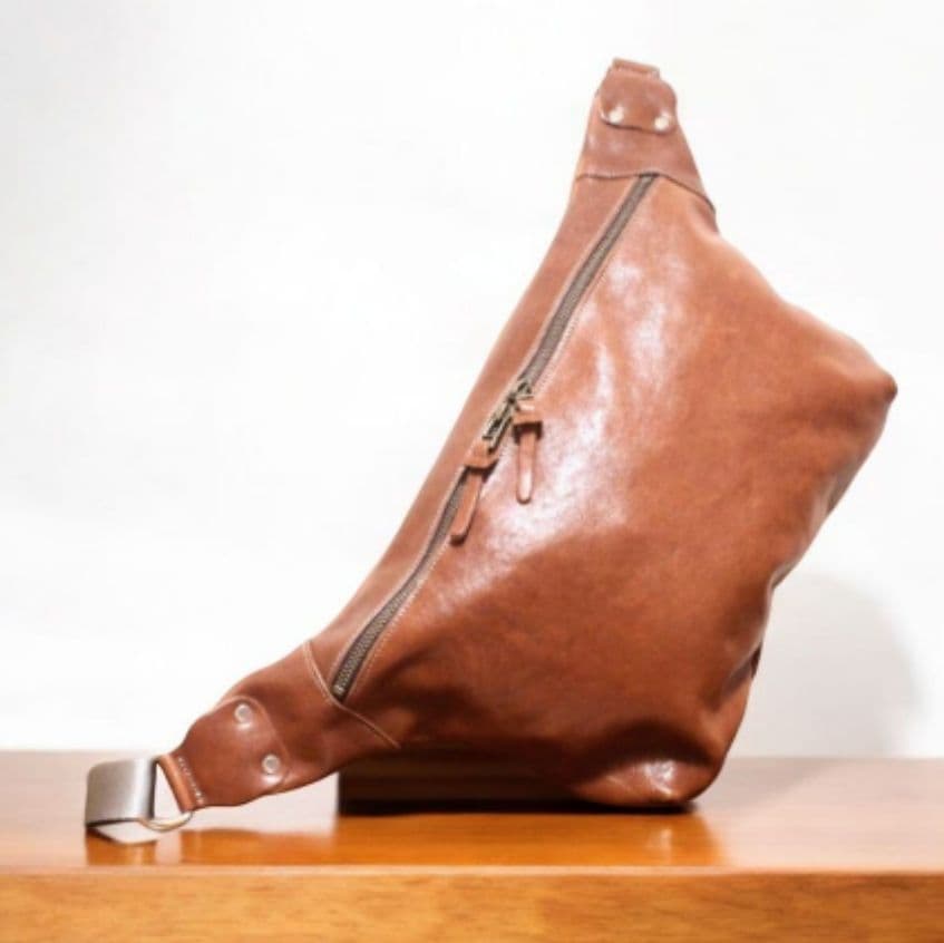 け*ん様 ハンドメイド　ボディバッグ　本革　クリーマー　特大　ブラウン　新品　1