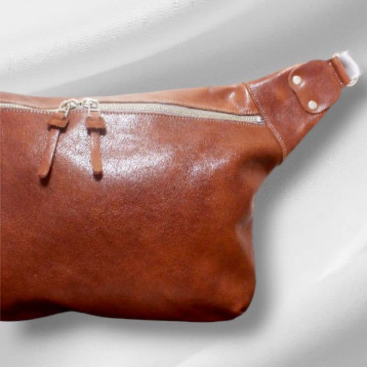 け*ん様 ハンドメイド　ボディバッグ　本革　クリーマー　特大　ブラウン　新品　1