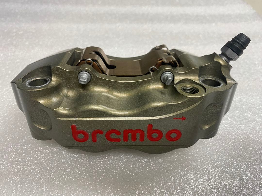 brembo CNCブレーキキャリパー 108mmピッチ右側のみ