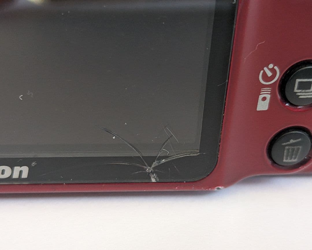 【訳あり大特価】Nikon D3200 レッド 本体と付属品