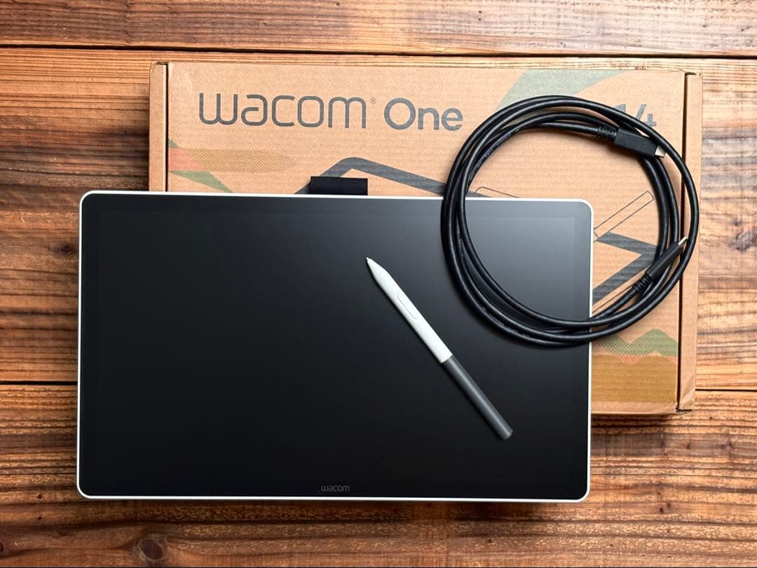 【美品】Wacom One 14 液晶ペンタブレット＋キャリーポーチ、グリップ