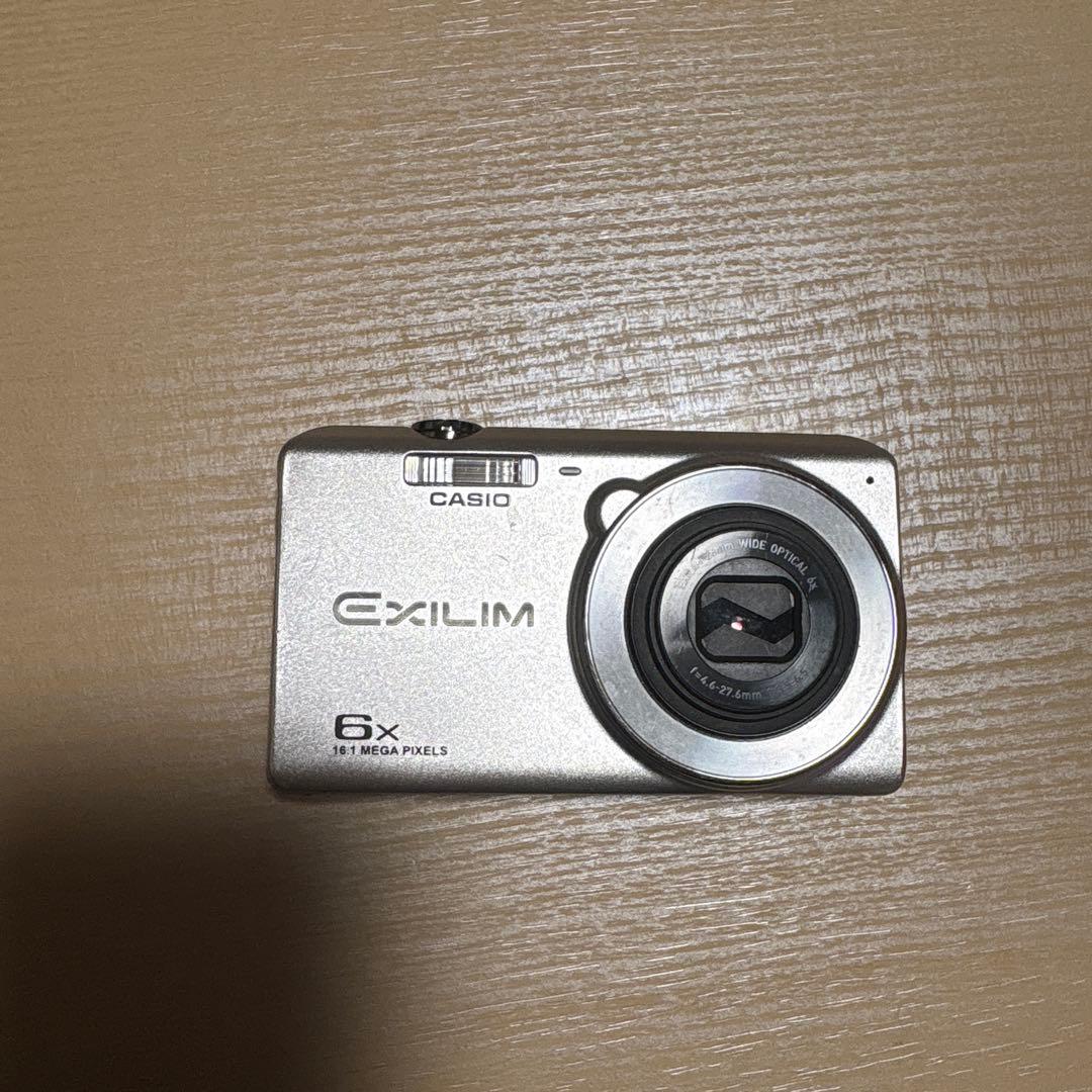 CASIO EXILIM 16.1メガピクセル 6倍ズーム