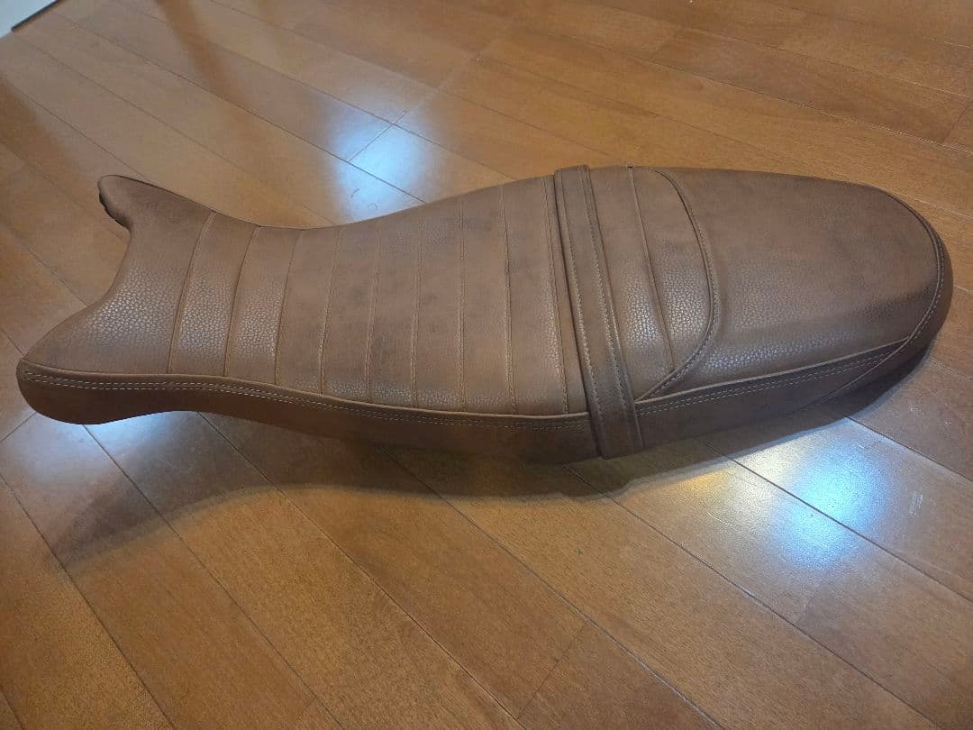 y*n様 R nine T scrambler 純正シート